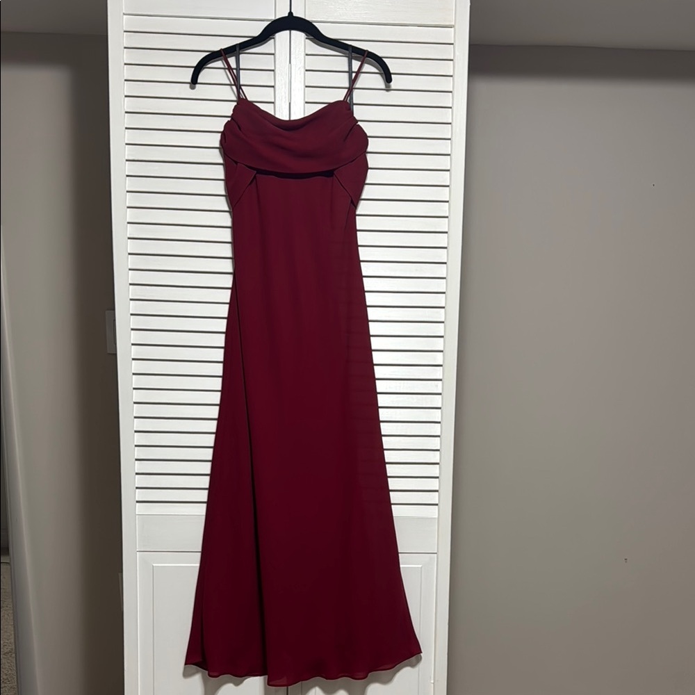 Elegant Burgundy Spaghetti Strap Dress